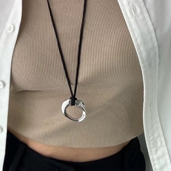 Ogrlica s kubanskim lancem, geometrijski privjesak, miješani materijali, elektroplatiranje, retro stil