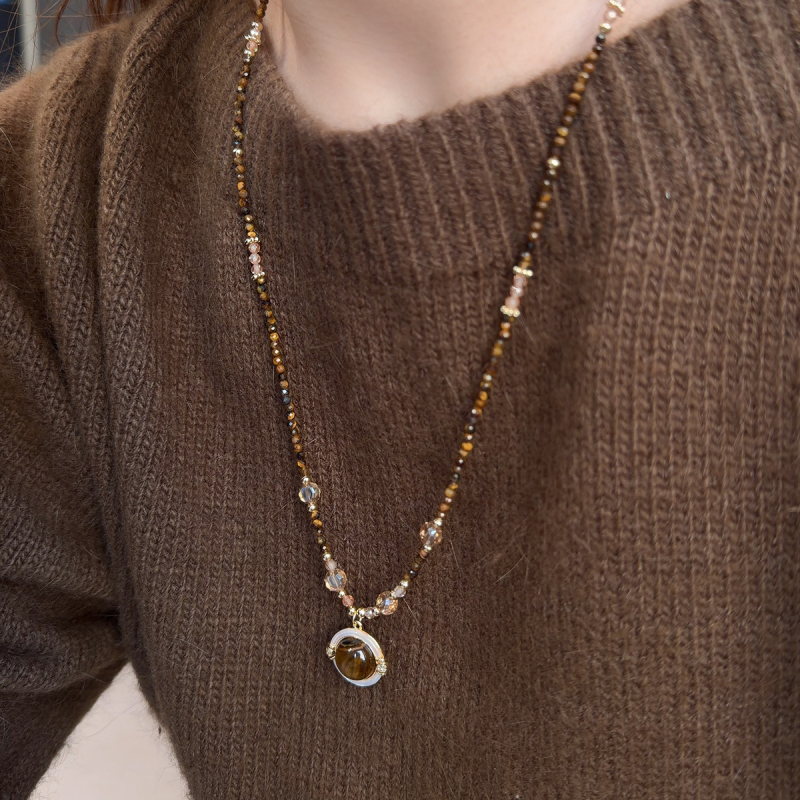 Colier cu piatră ochi de tigru, șir de mărgele – design geometric, țesut, stil ușor lux, Toamna 2025