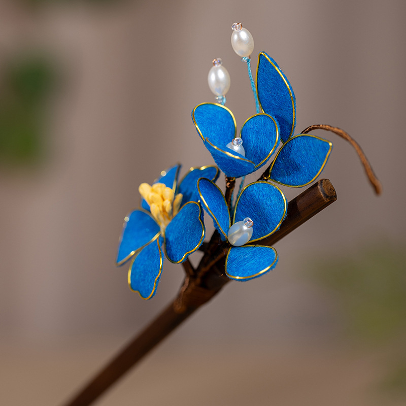 Vintage sponka do vlasov s kvetinovým dizajnom (Materiál: textil; Štýl: vintage; Dizajn: kvet; Balenie: jednotlivo balené; Uvoľnenie: Zima 2024)