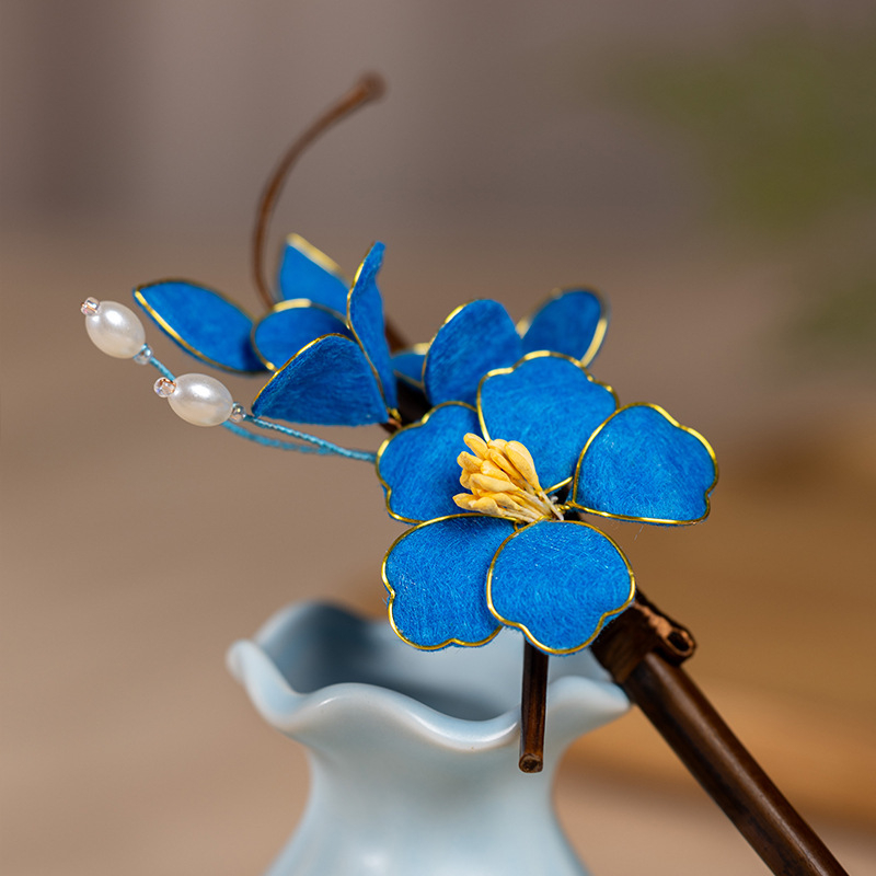 Vintage sponka do vlasov s kvetinovým dizajnom (Materiál: textil; Štýl: vintage; Dizajn: kvet; Balenie: jednotlivo balené; Uvoľnenie: Zima 2024)