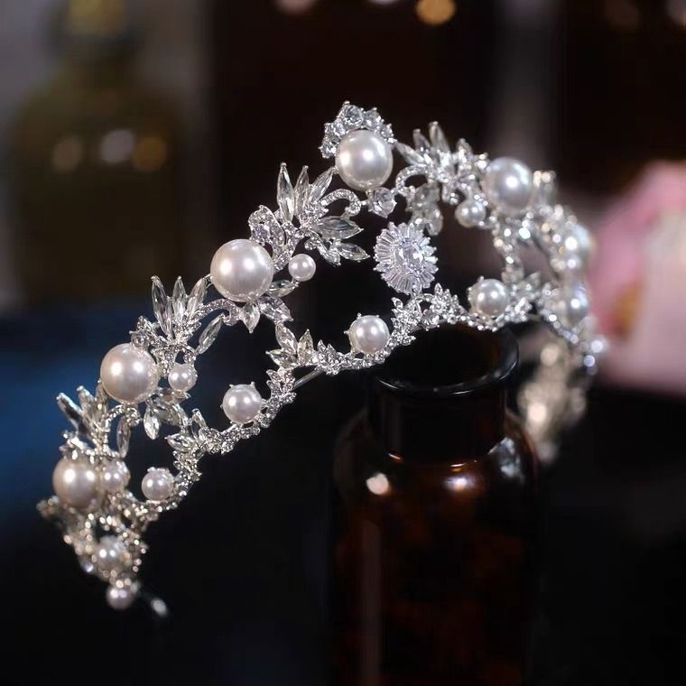 Tiara de mireasă pentru păr — bază din aliaj, cristale albe, tăietură diamant, coroană feminină