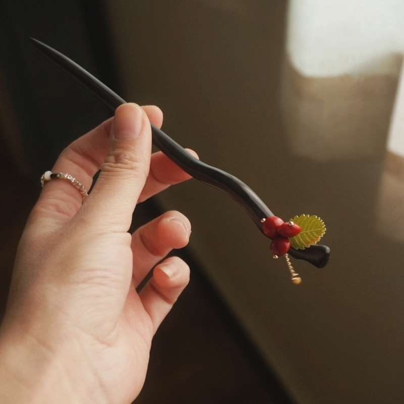 Yingbao Clește de păr disc din lemn, stil retro, cu design de fasole roșie — accesorii Hanfu, ambalaj separat