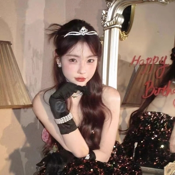 Hercegnő kristály korona fejfedő – női stílus, anyag: kristály, felületkezelés: elektroplatírozás, csomagolás: külön