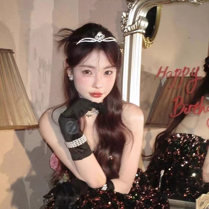 Hercegnő kristály korona fejfedő – női stílus, anyag: kristály, felületkezelés: elektroplatírozás, csomagolás: külön