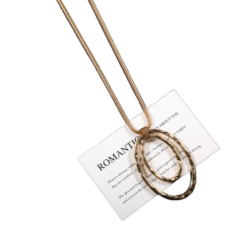 Ilga pulovera ķēde no sakausējuma; čūsku ķēdes stila; apkārtmērs 81 cm un vairāk; ģeometriska forma