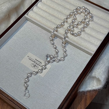 Colier cu perle artificiale, pandantiv din mother-of-pearl, închizătoare în formă de dovleac, lanț lung cu perle, 61-70 cm, electroplacare