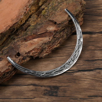 Hajcsat Viking-kelta csomóval és félhold formával, retro északi stílus; anyag: ötvözet; forma: geometriai; feldolgozás: elektrolit platírozás; uniszex; tavasz 2025