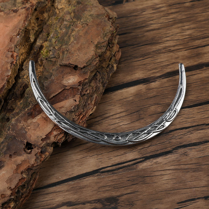 Hajcsat Viking-kelta csomóval és félhold formával, retro északi stílus; anyag: ötvözet; forma: geometriai; feldolgozás: elektrolit platírozás; uniszex; tavasz 2025