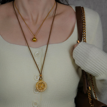 Colier Yuqi din cupru cu pandantiv cu pietre montate în montură mixtă, formă romb/picătură, geometric, lanț normal