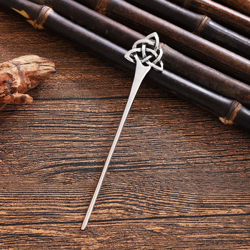 Hajcsipesz Kelta csomó, ötvözött, elektroplattázott, uniszex