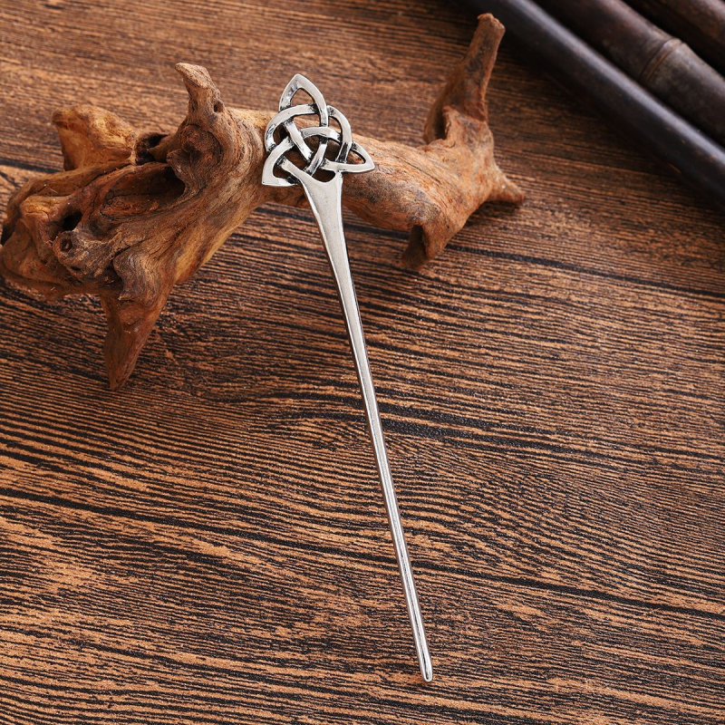 Hajcsipesz Kelta csomó, ötvözött, elektroplattázott, uniszex