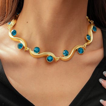 Κολιέ με διαμαντένιο επίχρισμα σε κυκλικό κυματοειδές σχέδιο, ρυθμιζόμενη αλυσίδα για πουλόβερ, κράμα, κρύσταλλο κρεμαστό