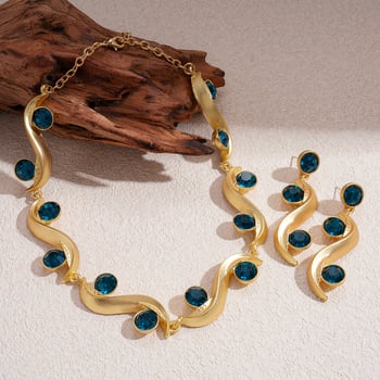 Κολιέ με διαμαντένιο επίχρισμα σε κυκλικό κυματοειδές σχέδιο, ρυθμιζόμενη αλυσίδα για πουλόβερ, κράμα, κρύσταλλο κρεμαστό