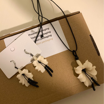 Colier cu pandantiv în formă de floare, din șnur de piele, pandantiv din rășină, lanț claviculă, bijuterii pentru femei