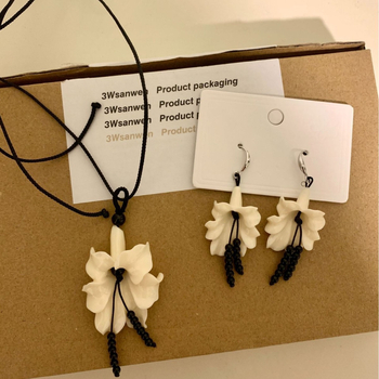 Colier cu pandantiv în formă de floare, din șnur de piele, pandantiv din rășină, lanț claviculă, bijuterii pentru femei