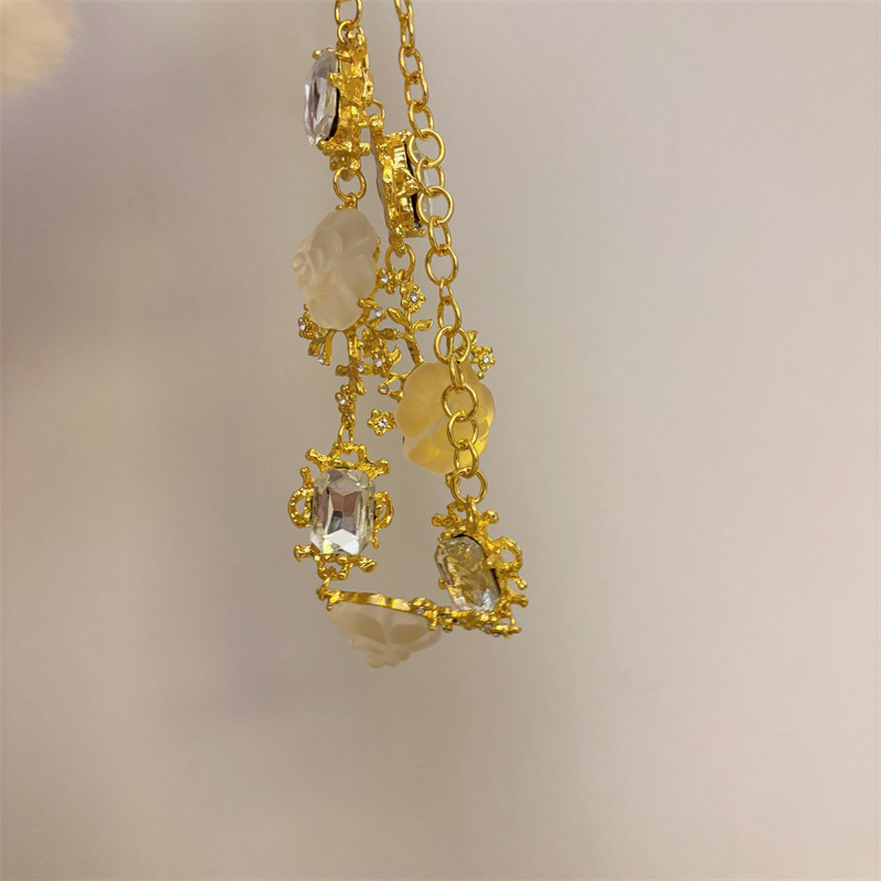 Rózsa virág mintás nyaklánc- és fülbevaló készlet, ötvözet, galvanizált bevonat, hullámzó lánc, japán-koreai stílus, téli 2024 kollekció