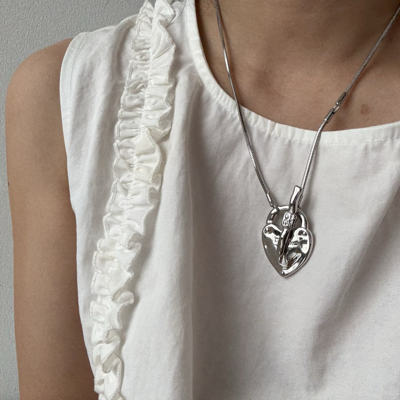 Náhrdelník s príveskom srdce-kľúč — minimalistický unisex náhrdelník, zliatina, elektroplátovanie, regulárny reťaz
