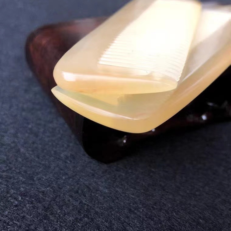 Četka od roga za djecu i djevojčice, antistaticka, nježna prema kosi, pogodna za pletenice, s jastučnicom zraka (Kategorija: četka s jastukom zraka; Materijal: roga; Marke: Can be combed; Uvoz: Ne; Porijeklo: Fuzhou)