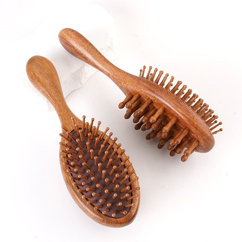 Pieptene din santal cu pernă de aer, pentru îngrijirea scalpului