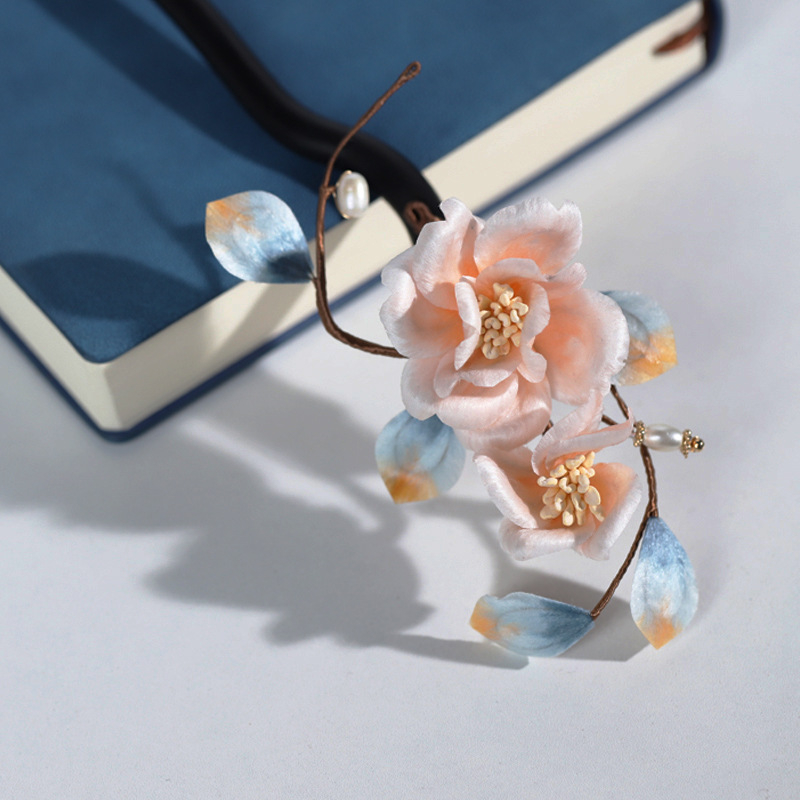 Fejdísz, virág alakú, etnikus stílus, termékkód R.h.070, 2025 tavasz