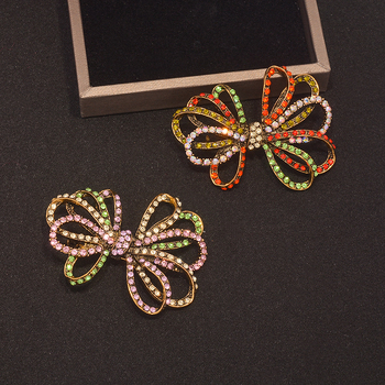 Broșă cu funda din aliaj – placare electrolitică, unisex, decorativă