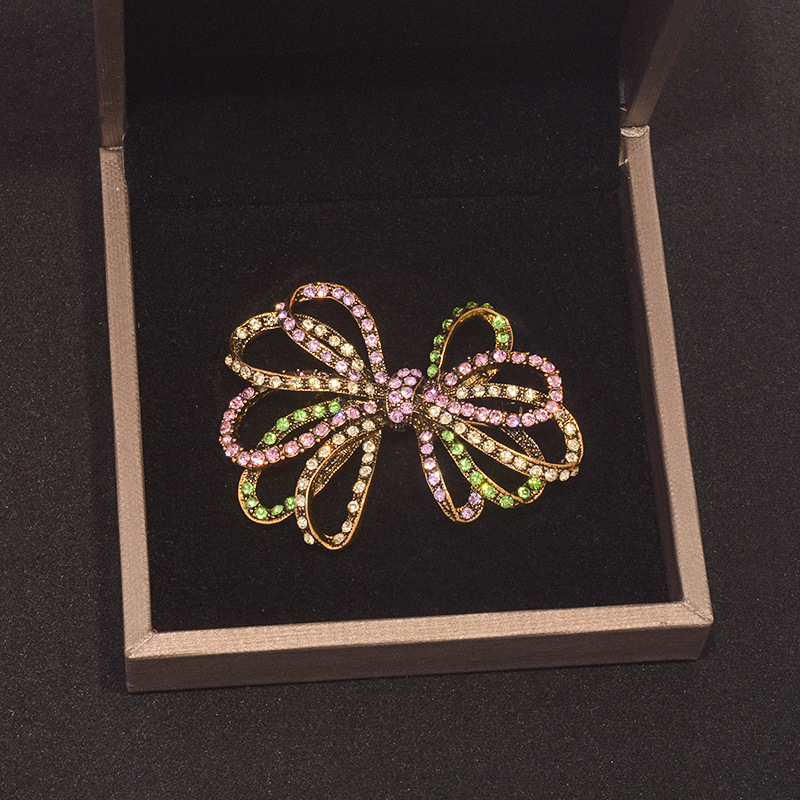 Broșă cu funda din aliaj – placare electrolitică, unisex, decorativă