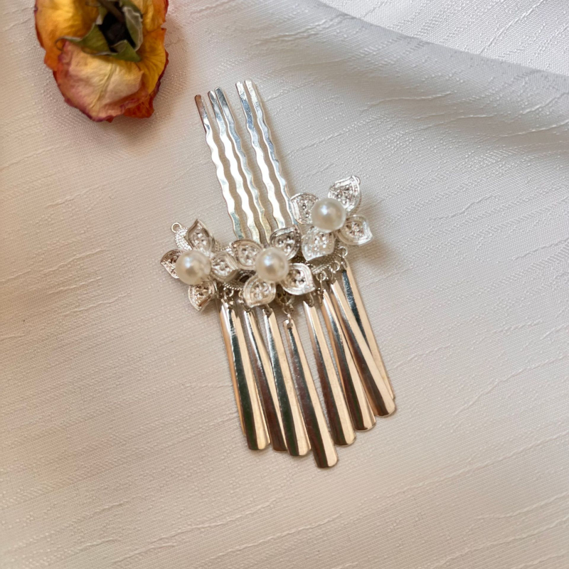 Plaukų aksesuarai - smeigtukas su kutais ir perlais, senovinis Ming/Tang stilius, lydinys, elektroplojimas, Henanas, 2025 vasara