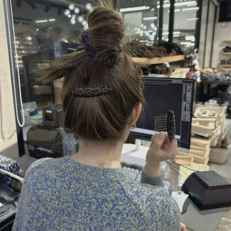 Klip za kosu od velura s leopard printom, za stražnji dio glave, oblik vala, ručno izrađena