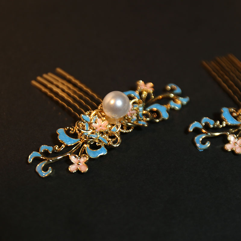 Fém hajdísz emalizált csepp glazúrral, gyöngyfüzérrel és bojtokkal, etnikus stílus, kód Hf165a