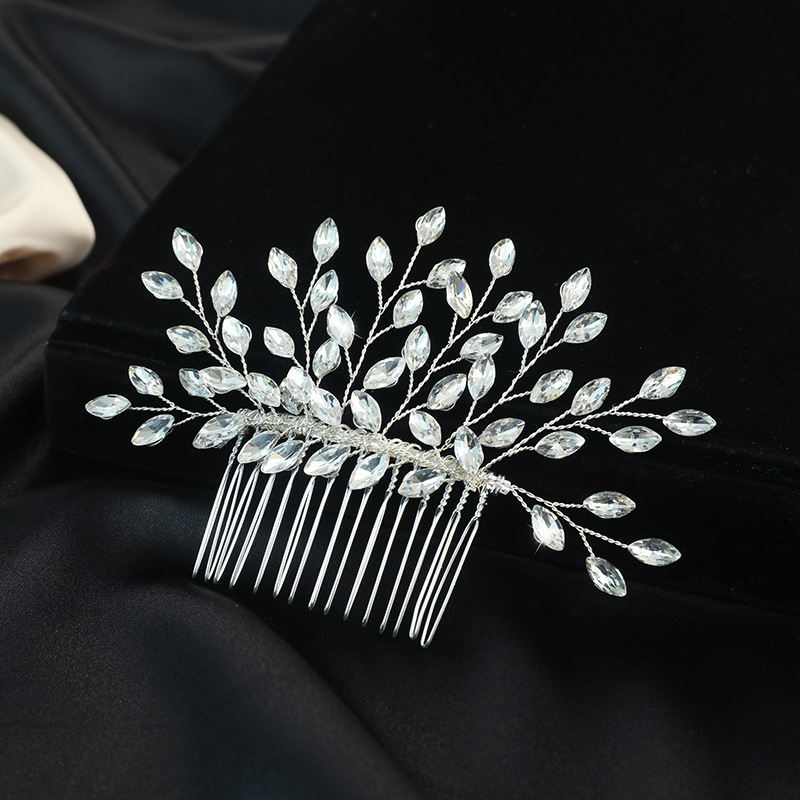 Esküvői kristály hajdísz, kézzel készített — geometriai dizájn, női stílus, anyag: kristály; forma: geometriás; technika: kézzel készített