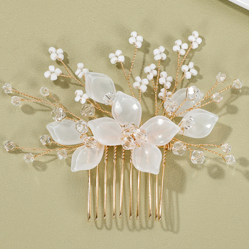 Esküvői hajdísz, kézzel készített gyöngy- és kristálydísz, virágos formájú