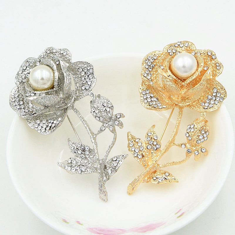 Broš cvijeta s perlama i kristalima, legura, elektroplatiranje, unisex floralni dizajn, model B1123