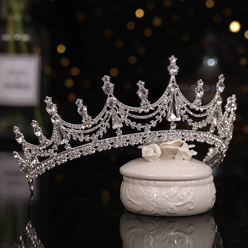 Diadem za kosu od legure sa kristalima – princeskina vjenčana tiara, dodatak za kosu (Materijal: legura; Stil: Ženski; Obrada: elektro pokovavanje; Tip kristala: kristal; Prilagodba: Da)