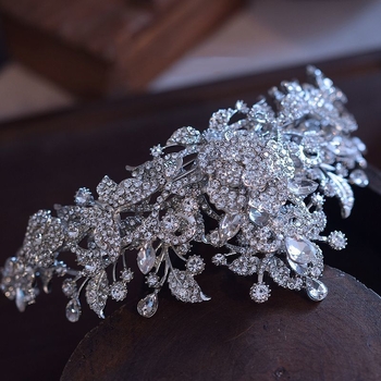 Ötvözetből készült korona esküvőre - kettős rétegű hercegnő-stílusú diadém, elektroplatált felület, fehér kristályok, testreszabható