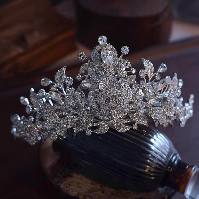Ötvözetből készült korona esküvőre - kettős rétegű hercegnő-stílusú diadém, elektroplatált felület, fehér kristályok, testreszabható