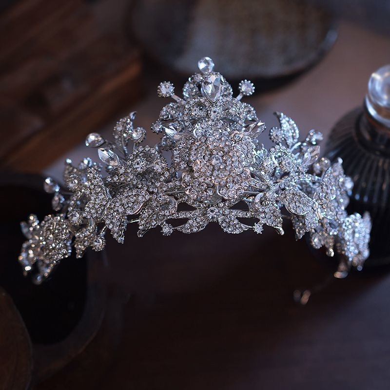 Ötvözetből készült korona esküvőre - kettős rétegű hercegnő-stílusú diadém, elektroplatált felület, fehér kristályok, testreszabható
