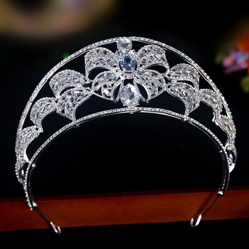 Koreai stílusú hajdiadéma – koronás forma, ötvözet, elektroplattolt ezüst, kristályok