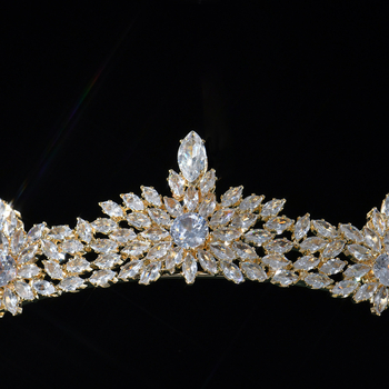 Női korona réz alapú, K9 tisztaságú, fehér cirkón kristályok