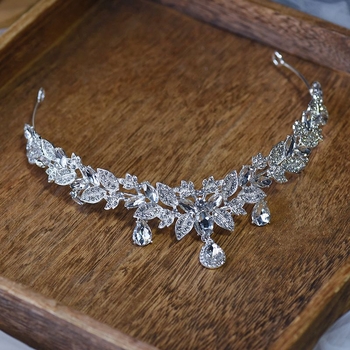 Menyasszonyi korona – diadéma ötvözetből, kristályokkal, elektroplattolt felülettel