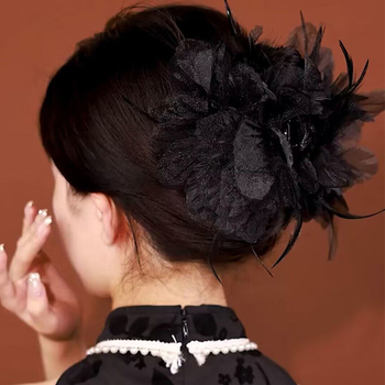 Kézzel készített tollas hajcsat (cápa formájú klips) – természetes, friss és édes stílus nőknek