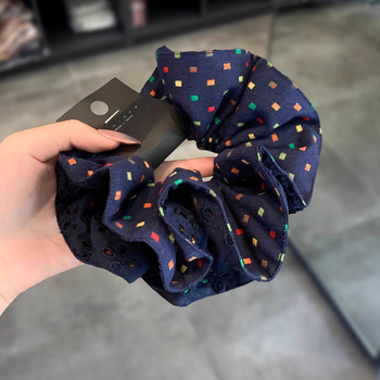 Koreai stílusú hajgumi négyzet alakú kendővel, pöttyös minta, kézzel készített textil, magas elasztikusság