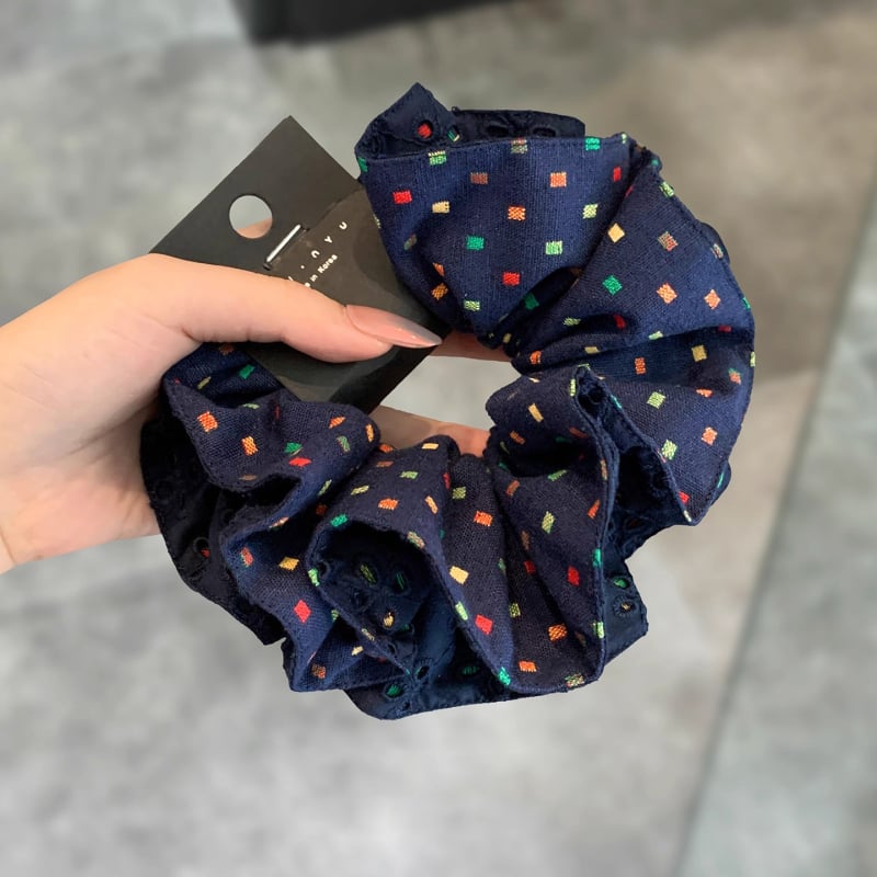 Koreai stílusú hajgumi négyzet alakú kendővel, pöttyös minta, kézzel készített textil, magas elasztikusság