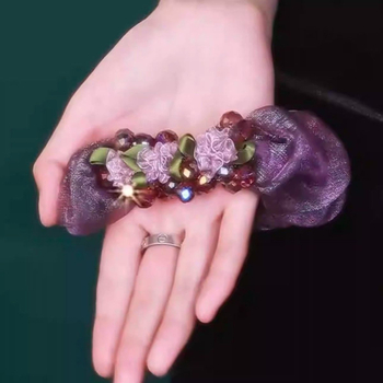 Napraforgó motívummal hajkiegészítő, kézzel készített organza, réz ötvözet és cirkón kiemelésekkel, magas rugalmasság, friss és édes stílus