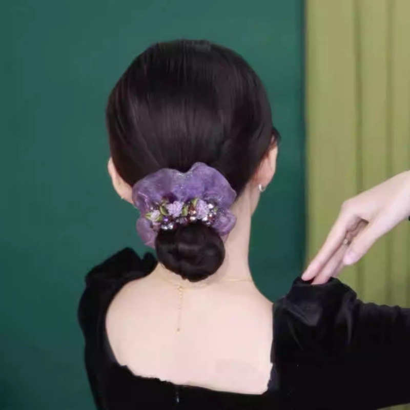 Napraforgó motívummal hajkiegészítő, kézzel készített organza, réz ötvözet és cirkón kiemelésekkel, magas rugalmasság, friss és édes stílus