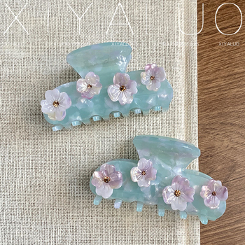 Shark típusú hajcsat virággal — kézzel készített, gripper típusú, beépítés nélkül, koreai stílus