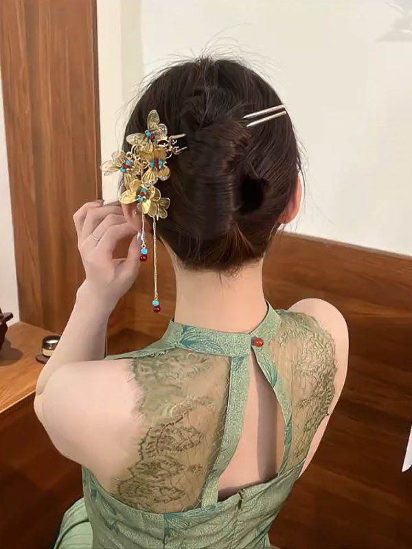 Hajtű – ötvözet, pillangó minta, U‑alakú, palota stílus