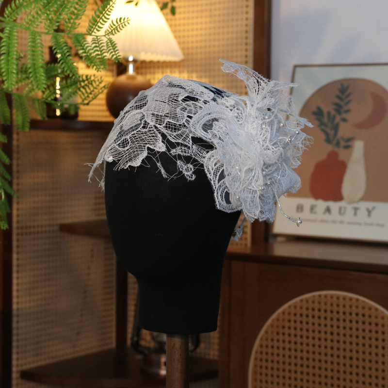 Esküvői csipkés gézkalap virágos fátyollal — Kézzel készített, retro stílus, LL-976, külön csomagolás