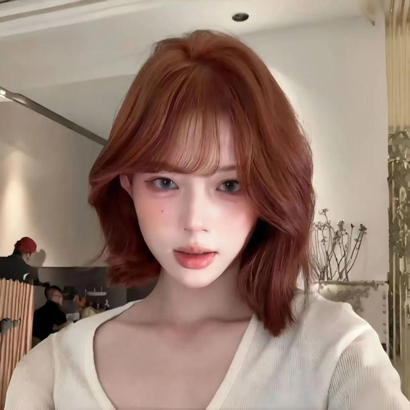 Moterų parūka, trumpa garbanota su kirpčiukais, Korėjos stiliaus, karščiui atsparūs pluoštai, lengvai užsidengiama, pilna paruka