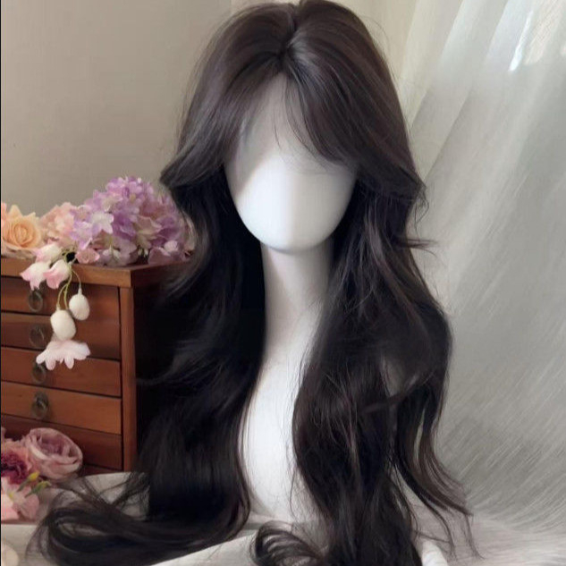 paruka háló nélküli kialakítással, hosszú göndör haj, középső part, hőálló szálak, természetes megjelenés