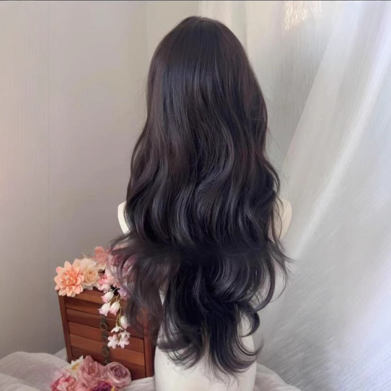 paruka háló nélküli kialakítással, hosszú göndör haj, középső part, hőálló szálak, természetes megjelenés